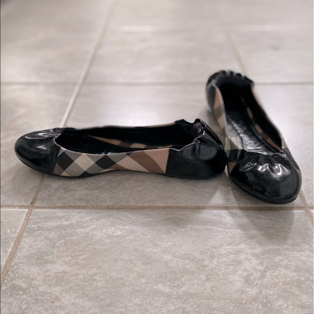 100% Authentic Burberry Flats